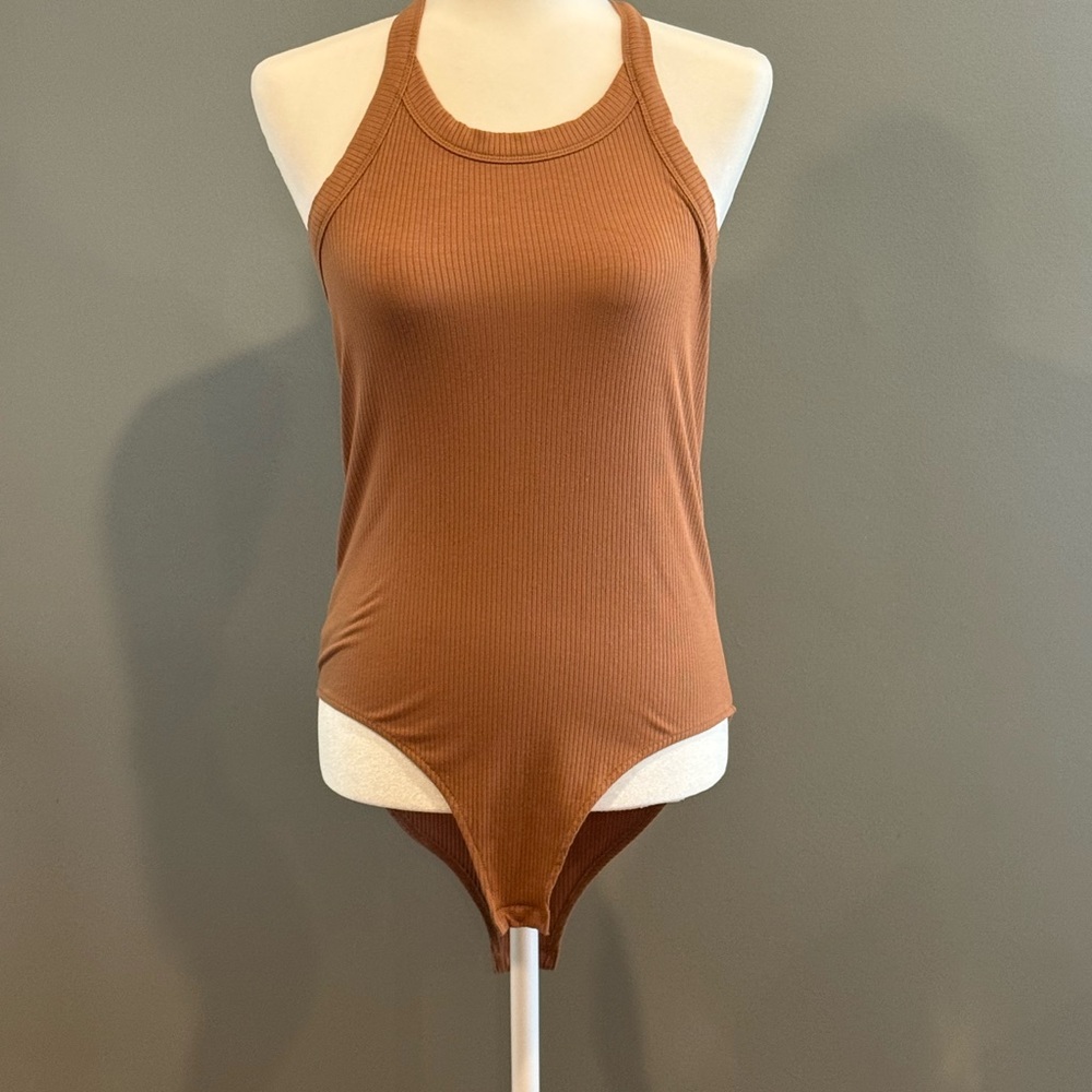 *GENTLY WORN* LOFT Size M Racerback Ribbed Bodysuit
